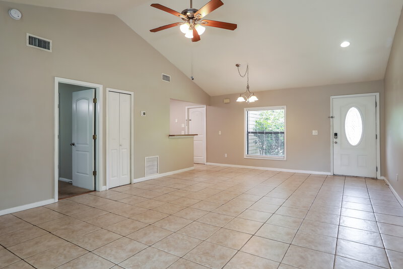 2,135/Mo, 3824 Tree Lake Dr Jacksonville, FL 32257 Living Room View 2