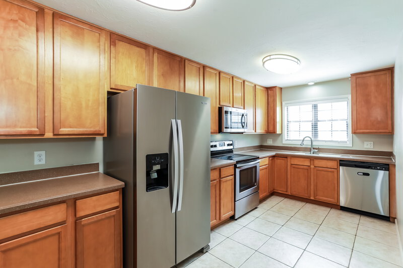 2,135/Mo, 3824 Tree Lake Dr Jacksonville, FL 32257 Kitchen View