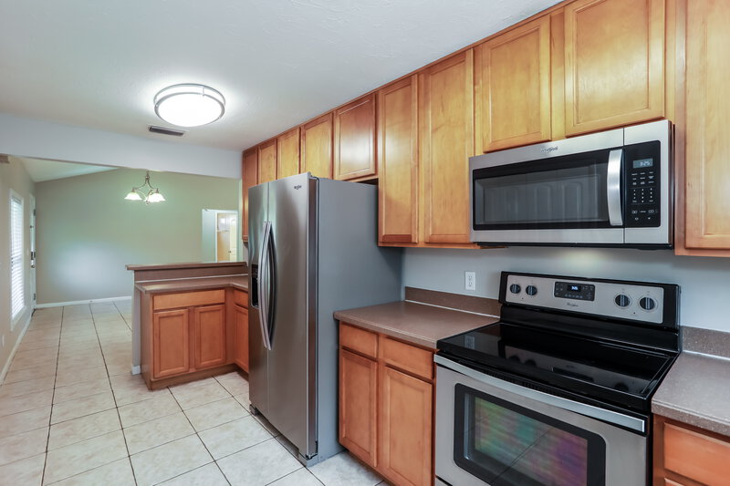 2,135/Mo, 3824 Tree Lake Dr Jacksonville, FL 32257 Kitchen View 2