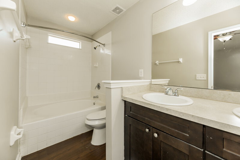 1,820/Mo, 12746 Brown Jersey Ct Jacksonville, FL 32226 Main Bathroom View