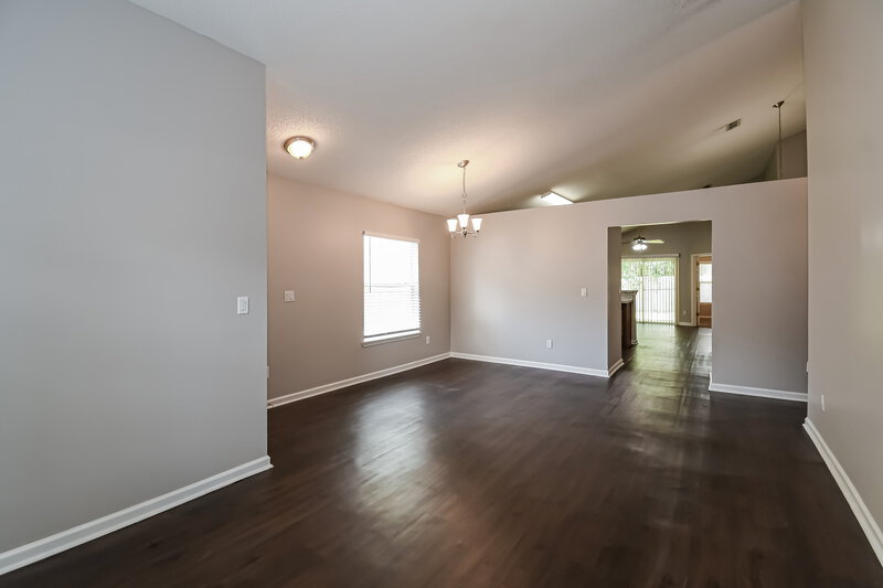 1,815/Mo, 2741 Acorn Park Dr N Jacksonville, FL 32218 Sitting Room View