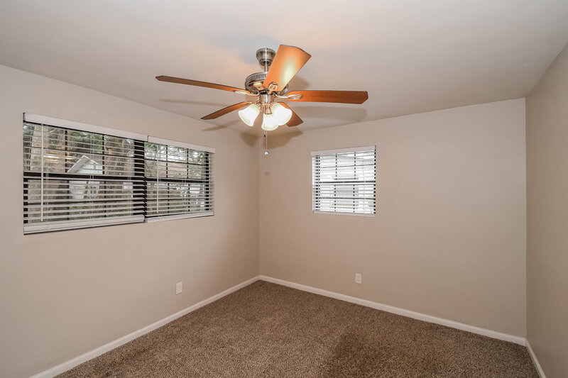1,700/Mo, 4006  Ferrarra St Jacksonville, FL 32217 Main Bedroom View 2