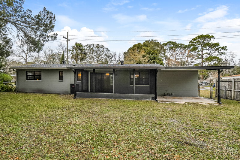 1,700/Mo, 4006  Ferrarra St Jacksonville, FL 32217 Rear View