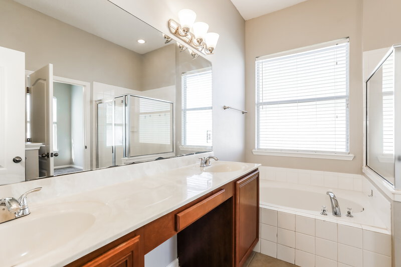 3,310/Mo, 2867 Spoonbill Trail Orange Park, FL 32073 Main Bathroom View