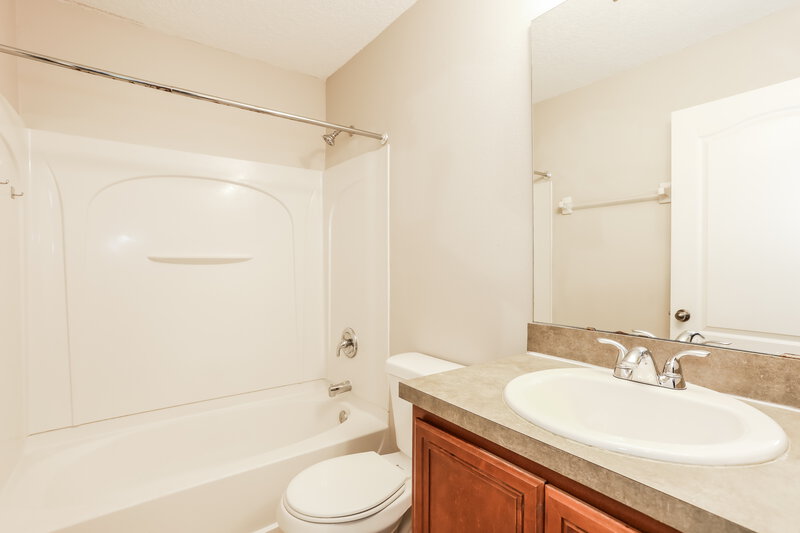 3,310/Mo, 2867 Spoonbill Trail Orange Park, FL 32073 Bathroom View