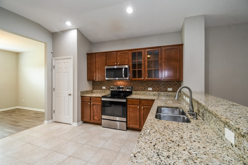 1,930/Mo, 9565 Bembridge Mill Dr Jacksonville, FL 32244 Kitchen View