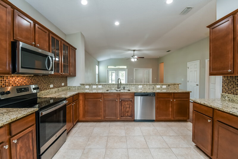 1,930/Mo, 9565 Bembridge Mill Dr Jacksonville, FL 32244 Kitchen View 2