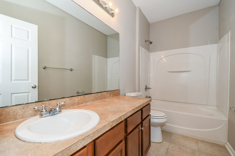 1,930/Mo, 9565 Bembridge Mill Dr Jacksonville, FL 32244 Bathroom View