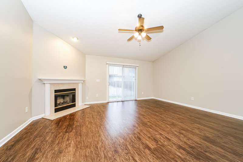 2,125/Mo, 13976 Ridgewick Dr Jacksonville, FL 32218 Living Room View 2