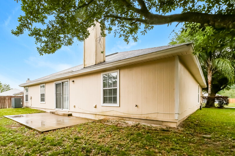 2,125/Mo, 13976 Ridgewick Dr Jacksonville, FL 32218 Rear View