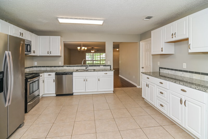 2,085/Mo, 13434 Ashford Wood Ct E Jacksonville, FL 32218 Kitchen View 2
