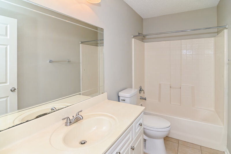 2,085/Mo, 13434 Ashford Wood Ct E Jacksonville, FL 32218 Bathroom View