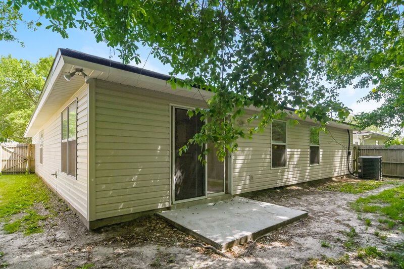 2,085/Mo, 13434 Ashford Wood Ct E Jacksonville, FL 32218 Rear View