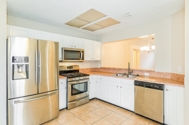 2,100/Mo, 11250 Hudderfield Cir S Jacksonville, FL 32246 Kitchen View