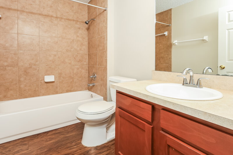 1,990/Mo, 3230 Chantilly Ct Orange Park, FL 32073 Bathroom View