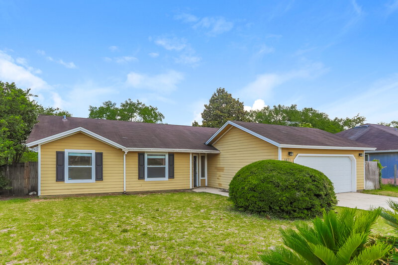 1,820/Mo, 8471 Pikes Peak Dr N. Jacksonville, FL 32244 Front View
