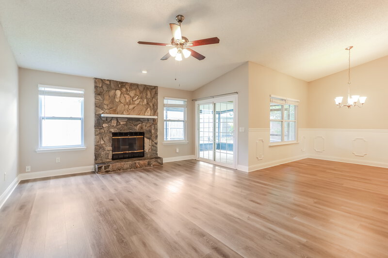 1,820/Mo, 8471 Pikes Peak Dr N. Jacksonville, FL 32244 Living Room View
