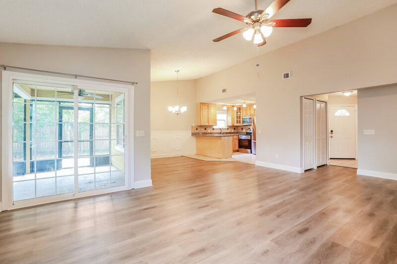 1,820/Mo, 8471 Pikes Peak Dr N. Jacksonville, FL 32244 Living Room View 2