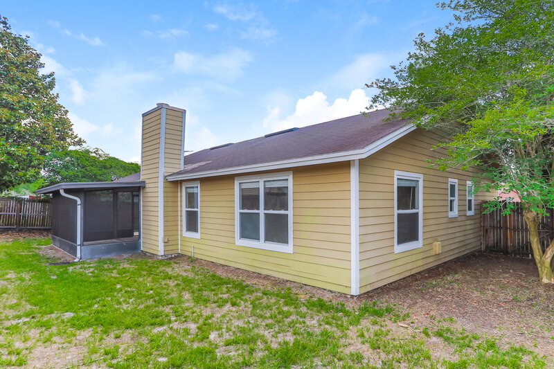 1,820/Mo, 8471 Pikes Peak Dr N. Jacksonville, FL 32244 Rear View