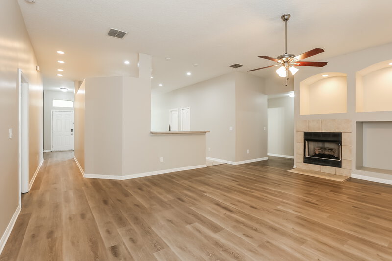 2,400/Mo, 923 Mystic Harbor Dr Jacksonville, FL 32225 Family Room View