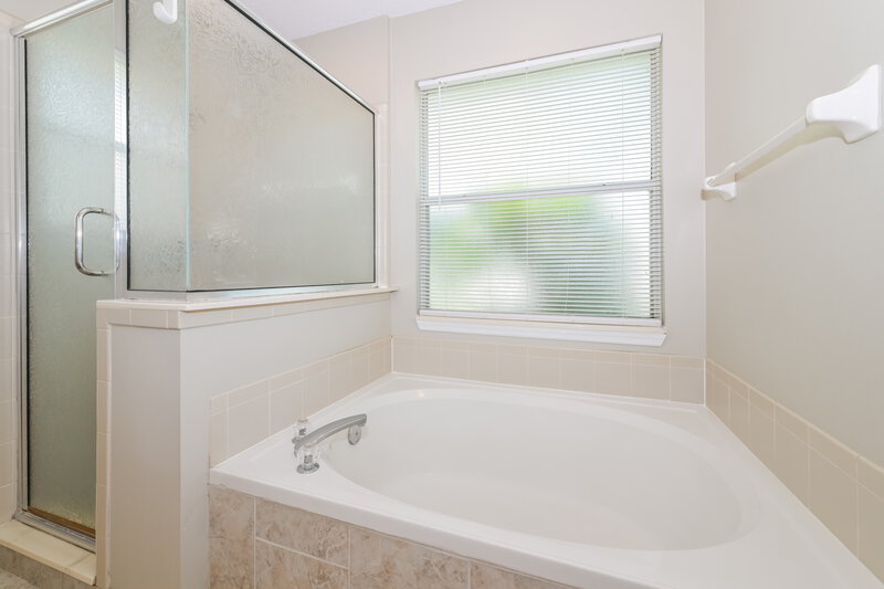 2,385/Mo, 573 Redberry Ln Saint Johns, FL 32259 Main Bathroom View 2