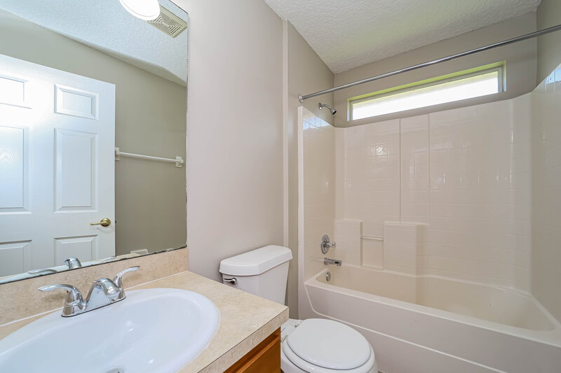 1,830/Mo, 2844 Cross Creek Dr Green Cove Springs, FL 32043 Bathroom View