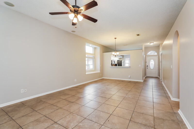 1,805/Mo, 3338 Ayrshire St Jacksonville, FL 32226 Living Room View
