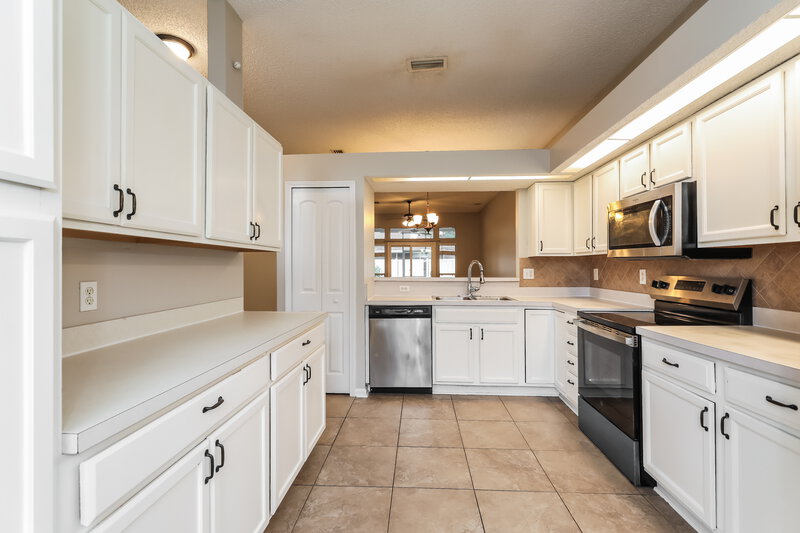 1,805/Mo, 3338 Ayrshire St Jacksonville, FL 32226 Kitchen View