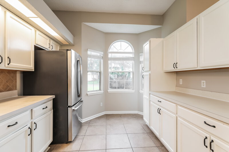 1,805/Mo, 3338 Ayrshire St Jacksonville, FL 32226 Kitchen View 2