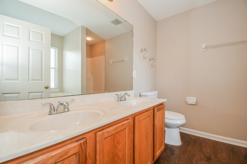 1,905/Mo, 1848 Pineta Cove Dr Middleburg, FL 32068 Main Bathroom View