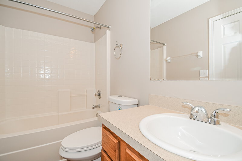 1,905/Mo, 1848 Pineta Cove Dr Middleburg, FL 32068 Bathroom View