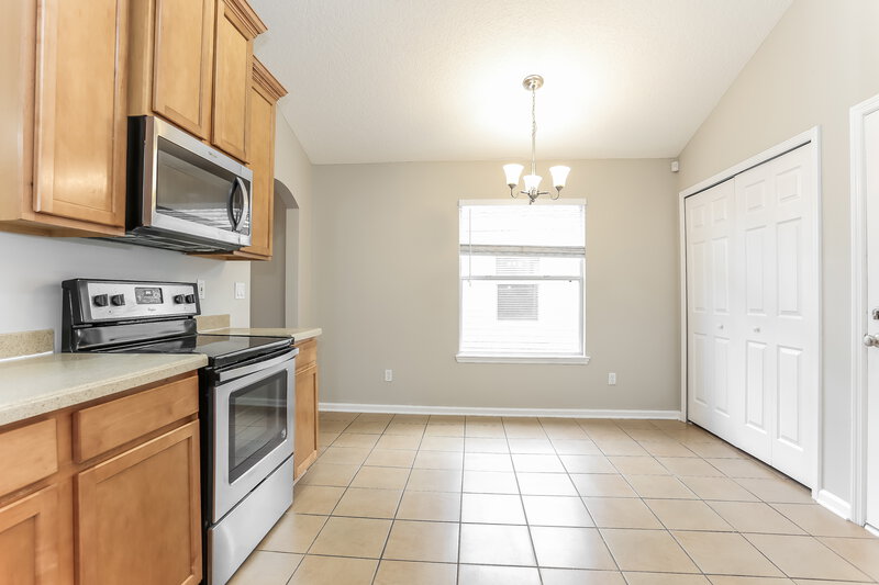 1,815/Mo, 1841 Creekview Dr Green Cove Springs, FL 32043 Kitchen View 2
