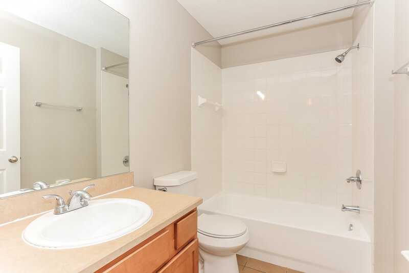 1,815/Mo, 1841 Creekview Dr Green Cove Springs, FL 32043 Bathroom View
