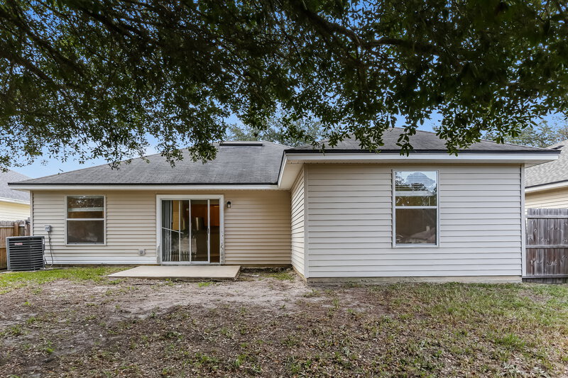 1,815/Mo, 1841 Creekview Dr Green Cove Springs, FL 32043 Rear View
