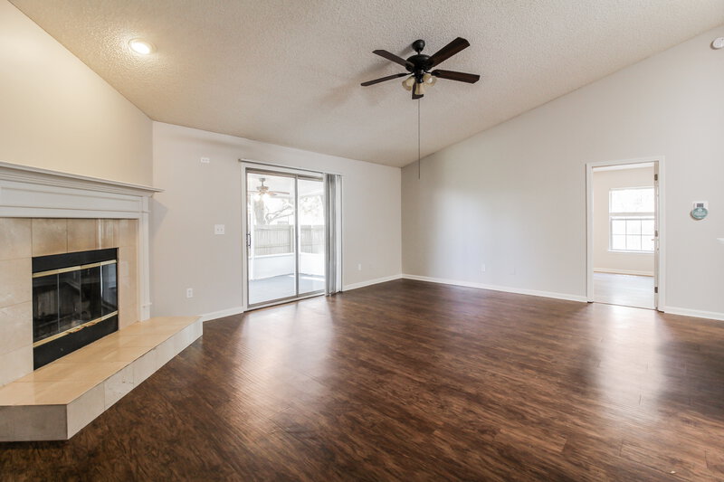 2,065/Mo, 13967 Ridgewick Dr Jacksonville, FL 32218 Living Room View 2