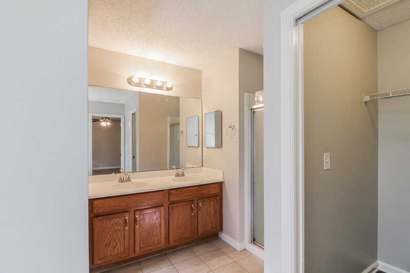 2,065/Mo, 13967 Ridgewick Dr Jacksonville, FL 32218 Main Bathroom View 2