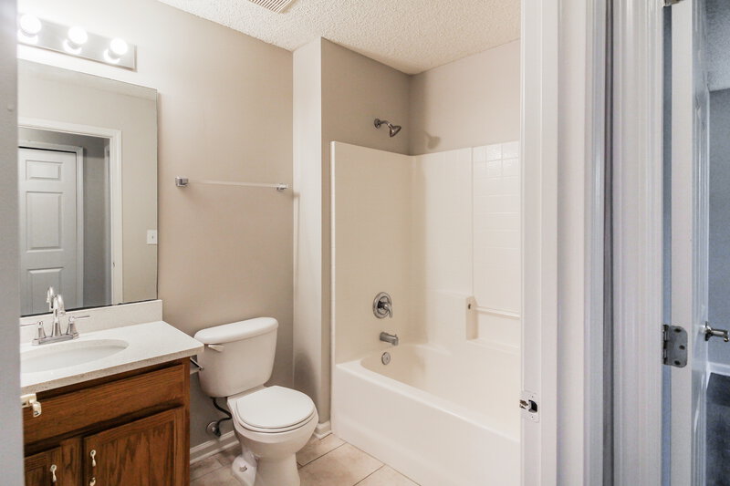 2,065/Mo, 13967 Ridgewick Dr Jacksonville, FL 32218 Bathroom View