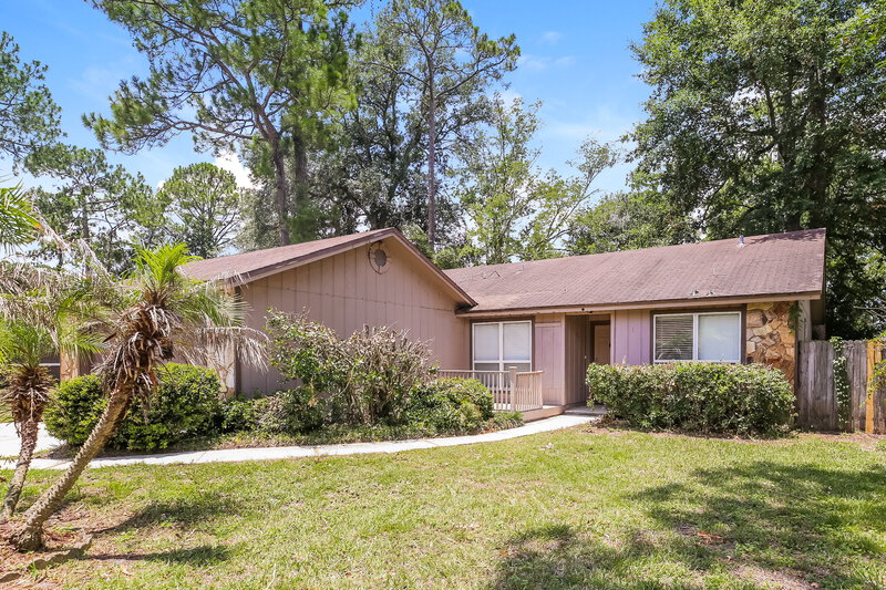 2,000/Mo, 11152 W Cloverhill Cir Jacksonville, FL 32257 Front View
