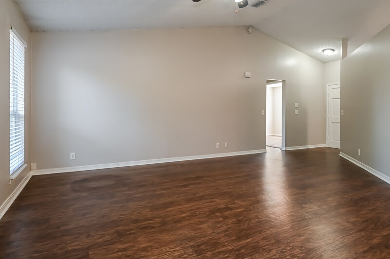 1,965/Mo, 11152 W Cloverhill Cir Jacksonville, FL 32257 Living Room View