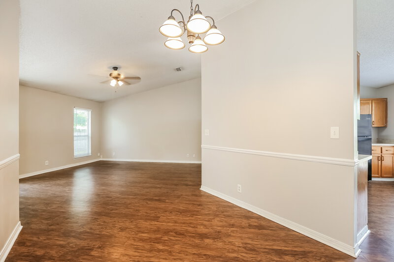 2,000/Mo, 11152 W Cloverhill Cir Jacksonville, FL 32257 Living Room View 2