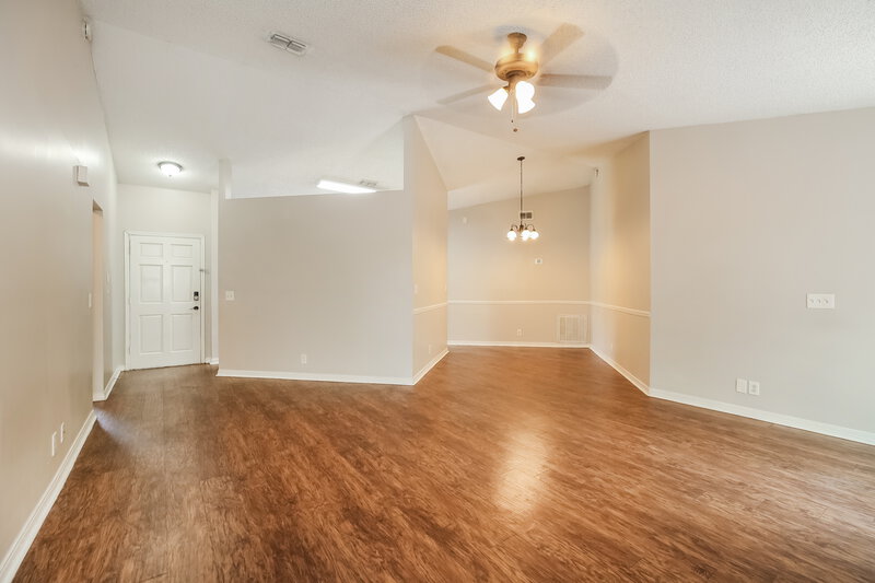 2,000/Mo, 11152 W Cloverhill Cir Jacksonville, FL 32257 Dining Room View