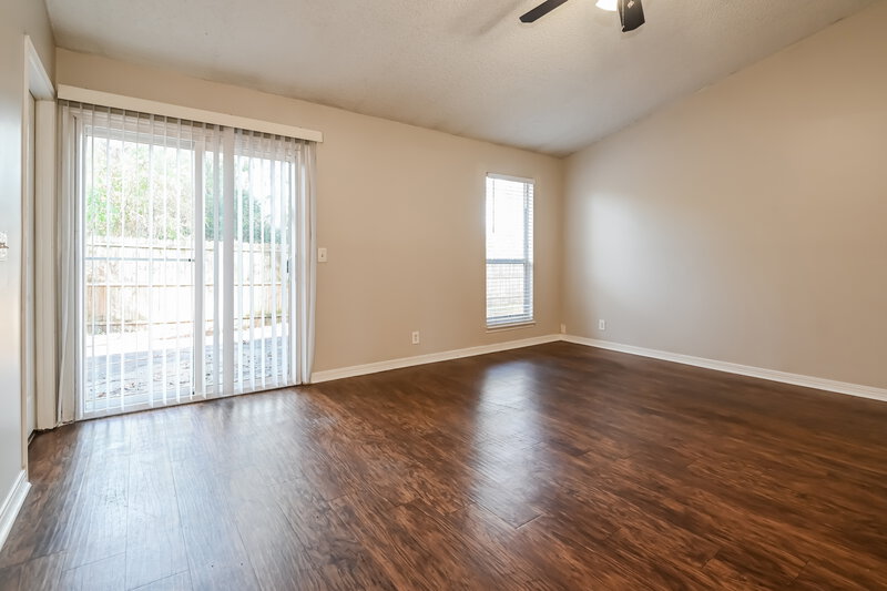 1,965/Mo, 11152 W Cloverhill Cir Jacksonville, FL 32257 Family Room View 3