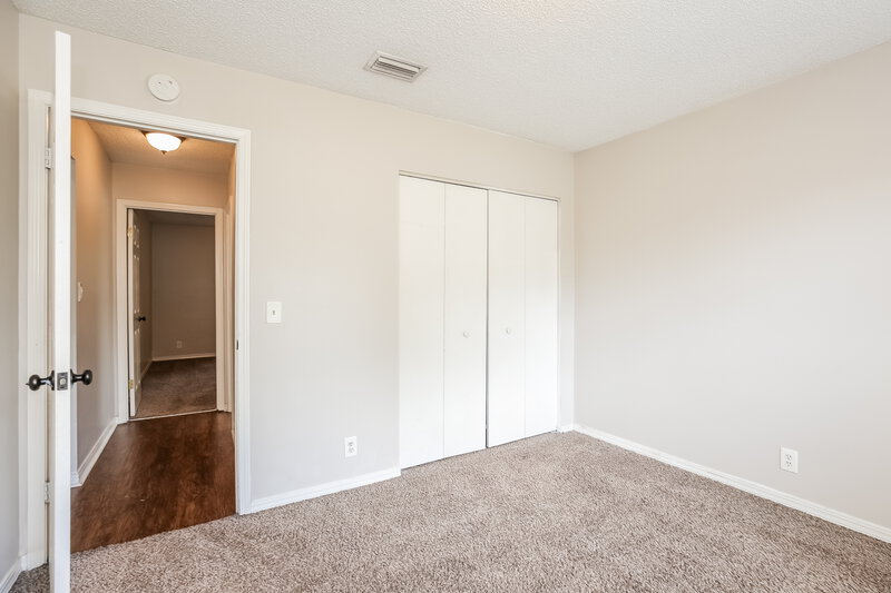 2,000/Mo, 11152 W Cloverhill Cir Jacksonville, FL 32257 Bedroom View