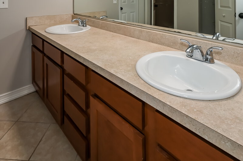 1,965/Mo, 11152 W Cloverhill Cir Jacksonville, FL 32257 Bathroom View