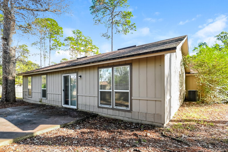 1,965/Mo, 11152 W Cloverhill Cir Jacksonville, FL 32257 Rear View