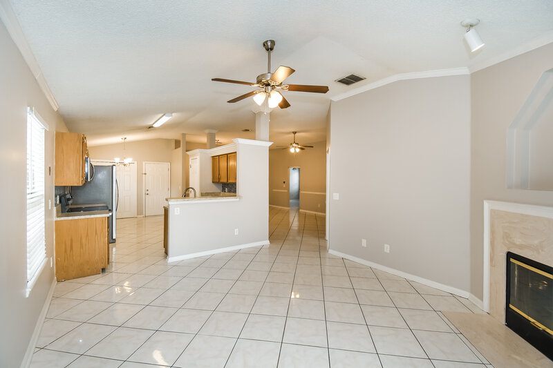 2,920/Mo, 2837 Tuscarora Trl Middleburg, FL 32068 Family Room View 2