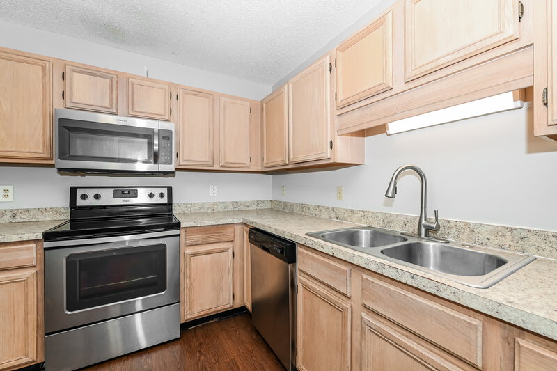 1,925/Mo, 2919 Lantana Lakes DR W Jacksonville, FL 32246 Kitchen View 2