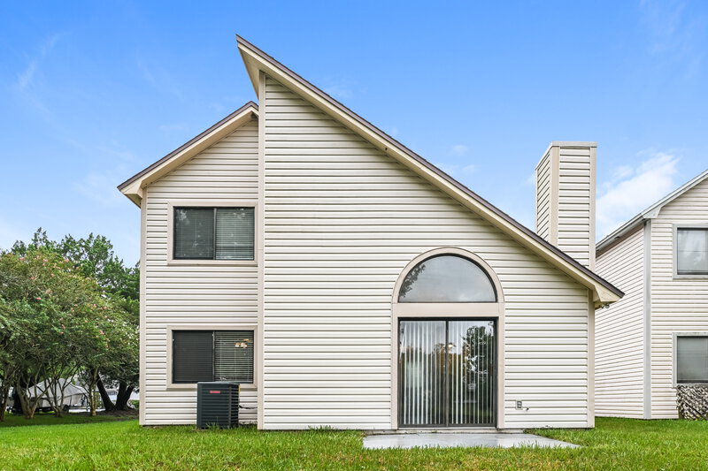1,925/Mo, 2919 Lantana Lakes DR W Jacksonville, FL 32246 Rear View