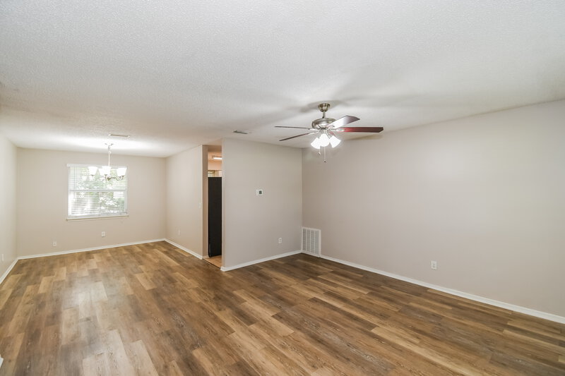 1,980/Mo, 10719 Gelding Dr Jacksonville, FL 32257 Living Room View 2