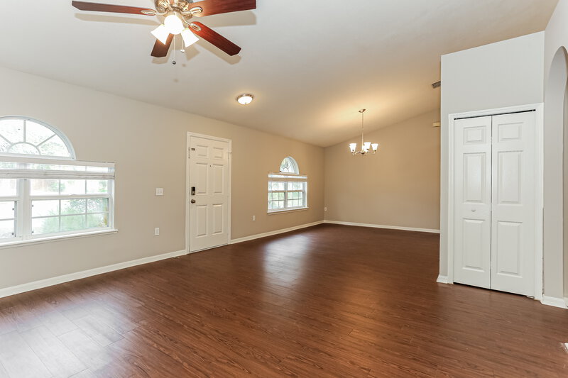1,920/Mo, 12202 Glen Hollow Dr Jacksonville, FL 32226 Living Room View